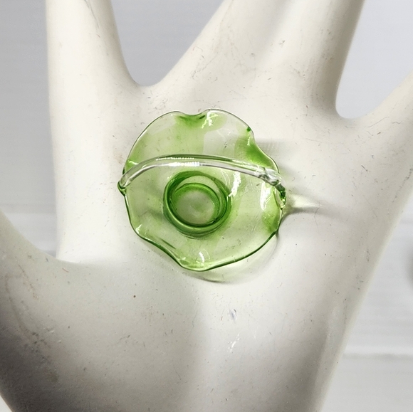 Vintage Miniature Dollhouse Green Glass Basket With Ruffled Edge and Clear Glass - Picture 6 of 16